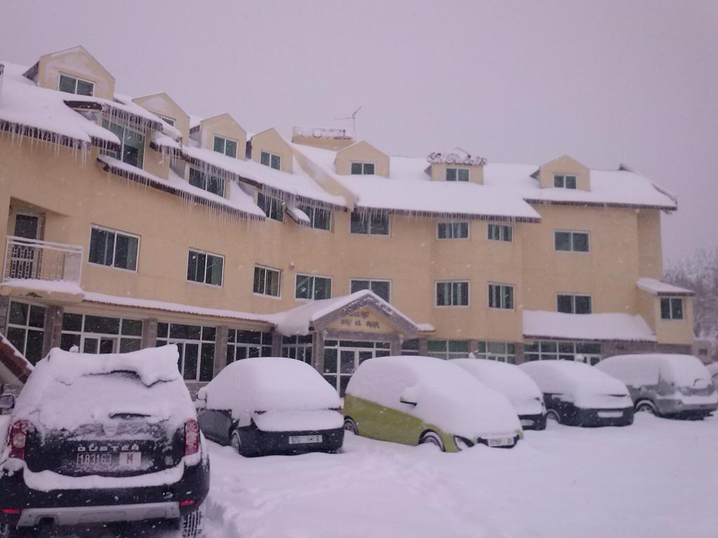 Hotel Relais Ras El Maa Ifrane  Eksteriør bilde